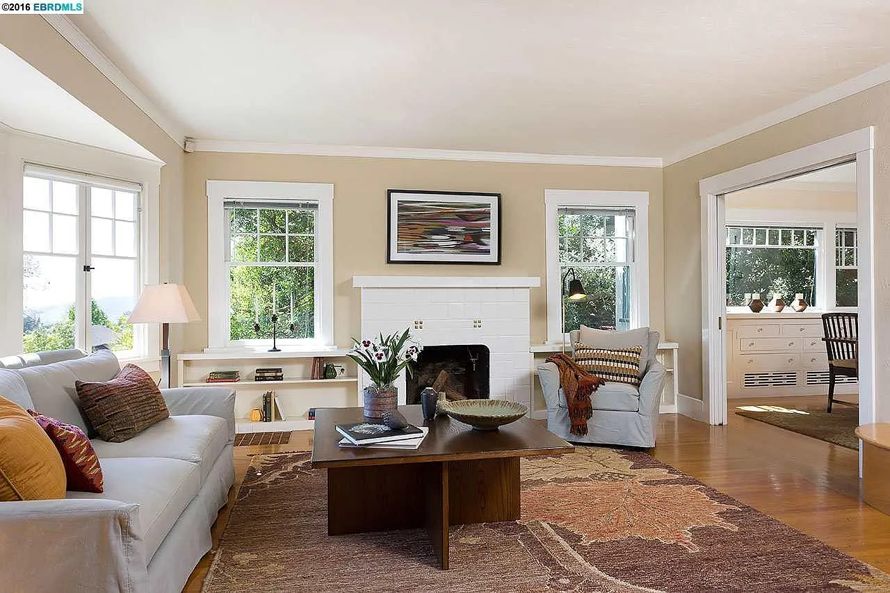 4 bed, 2.5 bath, 2019 sqft, $8,000 — Photo 3
