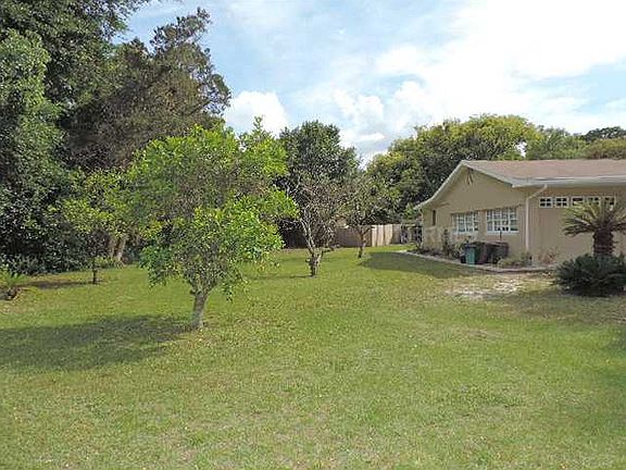 4th image of 5 Camelia Dr