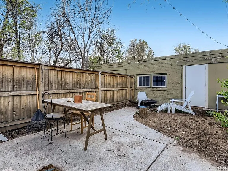 441 N Emerson St — Photo 17