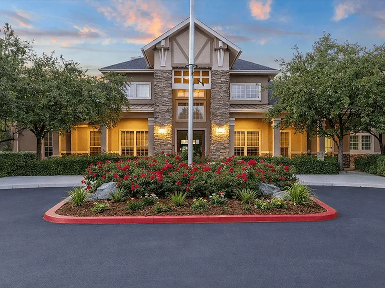 Veridian at South Meadows — Photo 8