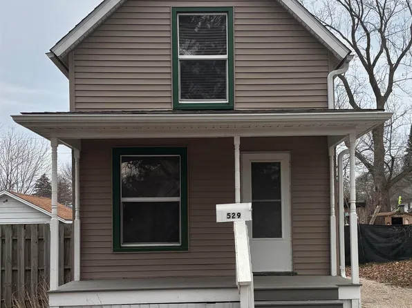 529 Phillips St, Galesburg, IL 61401