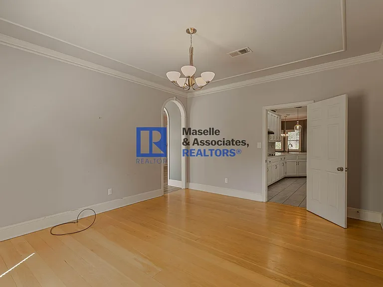 1046 Newland St — Photo 18