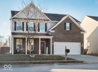 2041 Creek Bank Dr, Columbus, IN 47201