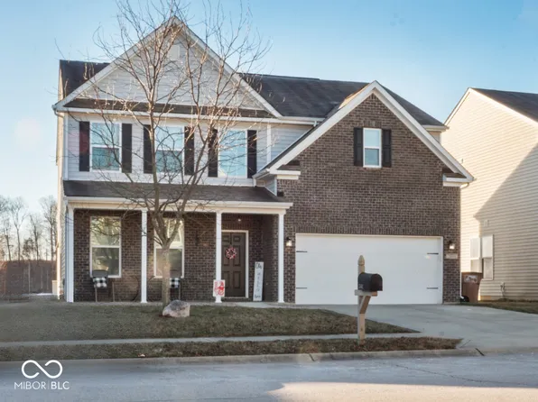 2041 Creek Bank Dr, Columbus, IN 47201