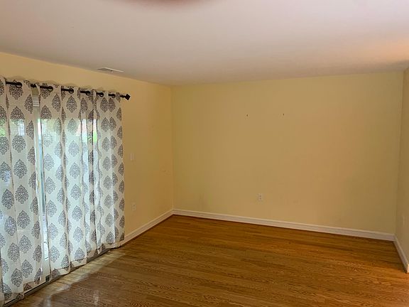 5th image of 871 Azalea Dr