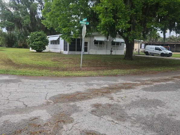 100 Hoover Ln, Satsuma, FL 32189
