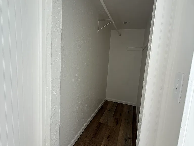 1220 Douglas Rd — Photo 15