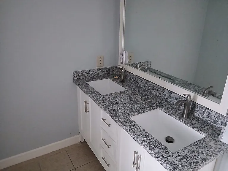 2723 Roseheath Ln — Photo 21