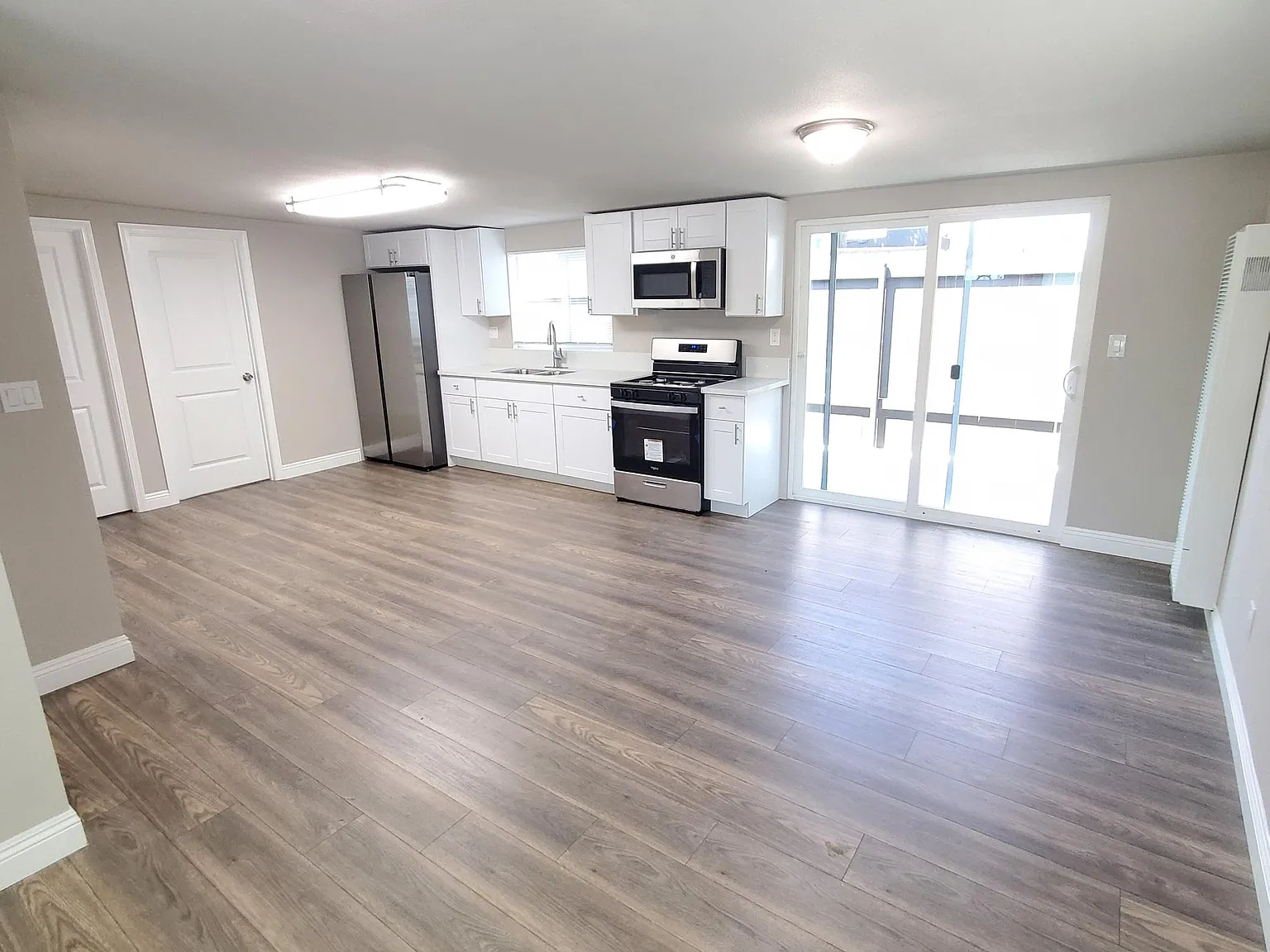 2 bed, $2,300 — Photo 3