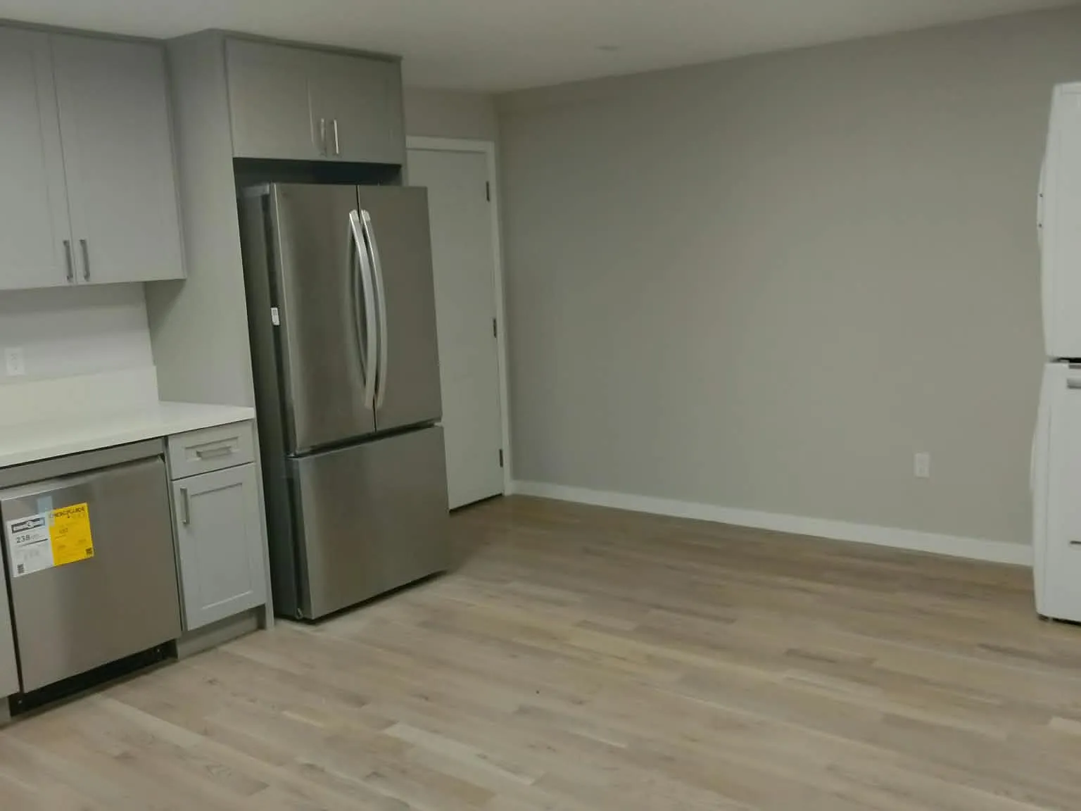 1 bed, 470 sqft, $2,400 — Photo 3