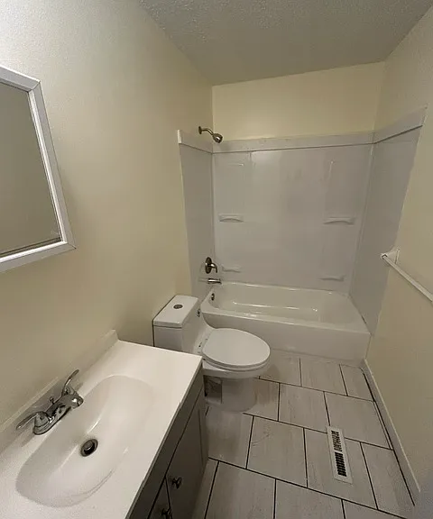 1118-1120 Lake Ave #6 — Photo 5
