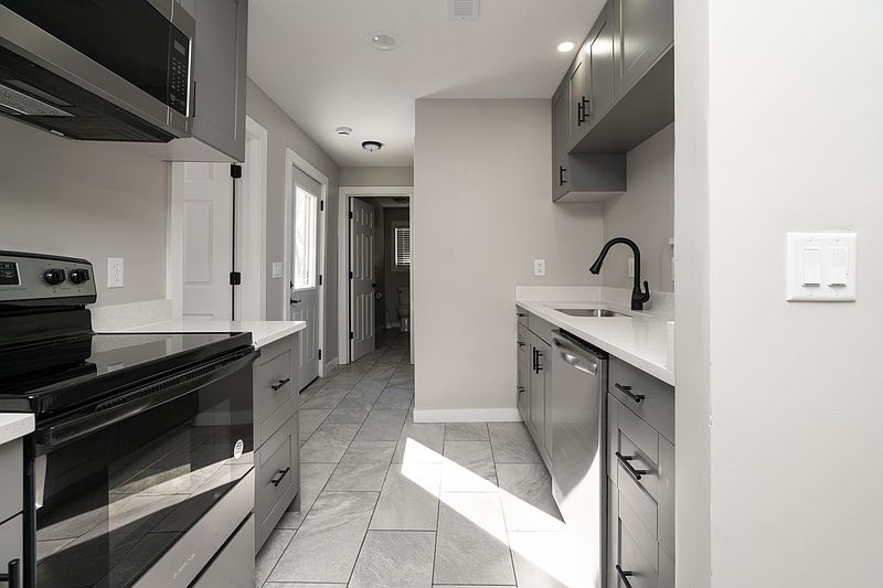 1st image of 1028 Ohio St APT B