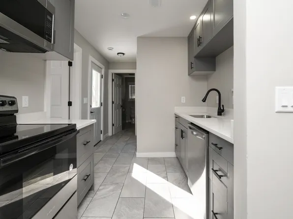 1028 Ohio St APT B, Lawrence, KS 66044