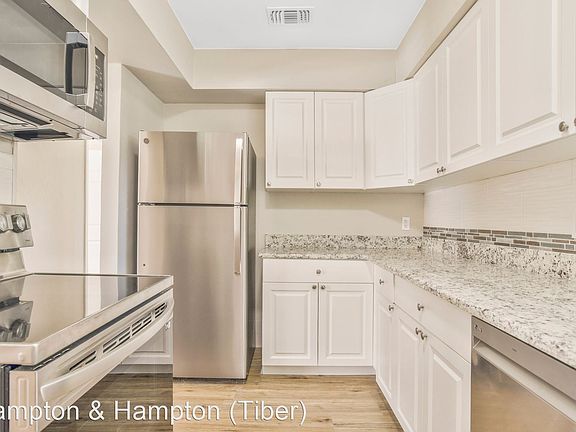 4th image of 927 28th St NW