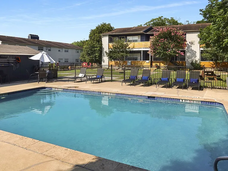 Laurel Heights Apartments — Photo 52
