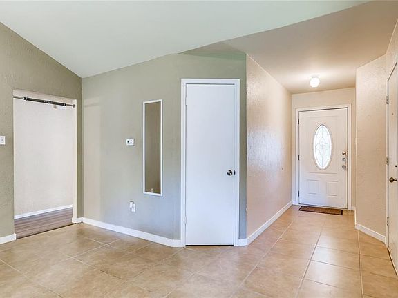 5th image of 1406 Atterbury Ln