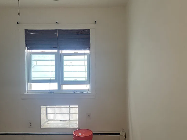 221A Betts Ave #3 — Photo 6