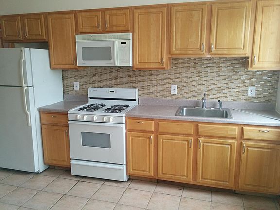 4th image of 55 Carlton Ave Floor 2