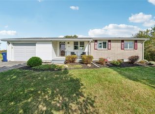 4847 Saunders Settlement Rd, Lockport, NY 14094