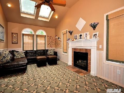 1st image of 94 Strathmore Ln