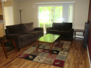 1040 Columbia Ridge Dr, Vancouver, WA