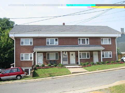 Great city location, just 3 blocks to the downtown mall.