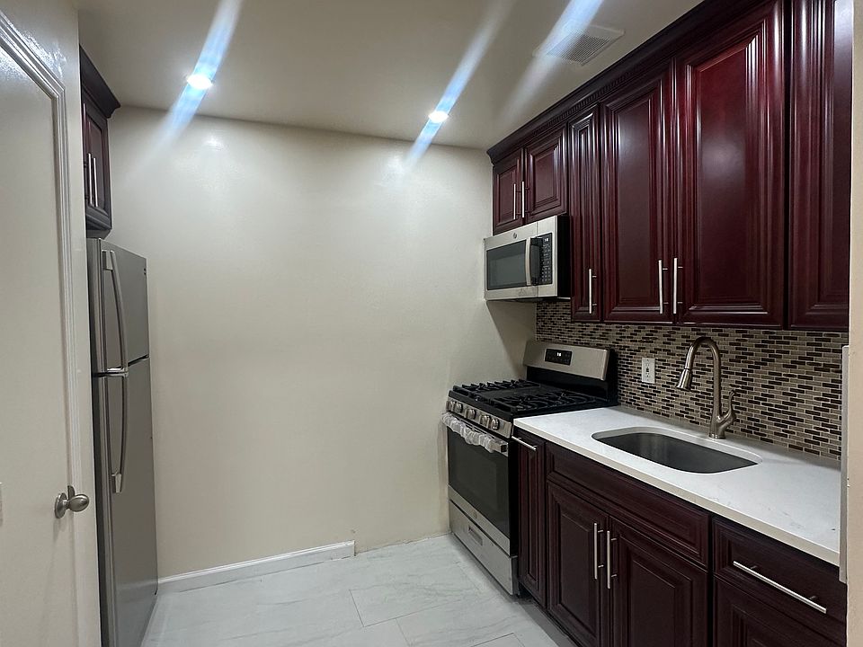 1st image of 1904 Pacific St Floor 2