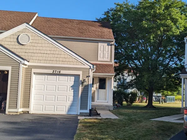 2716 Yorkshire Ct, Aurora, IL 60502