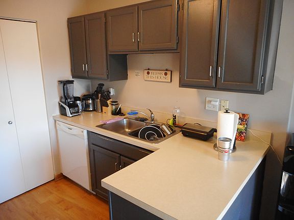 3rd image of 753 Candleridge Ct APT C2