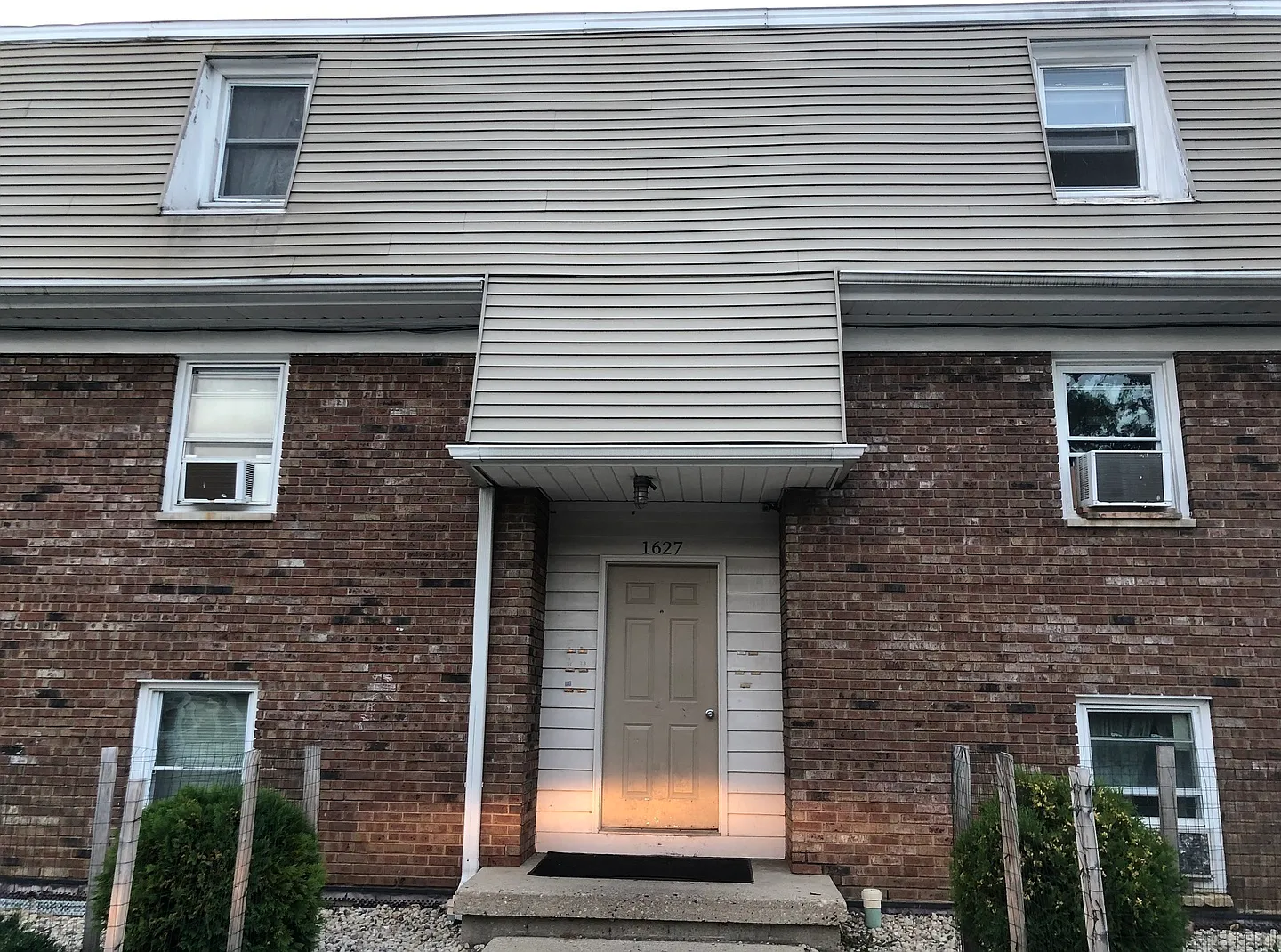 2 bed, 700 sqft, $1,425 — Photo 1