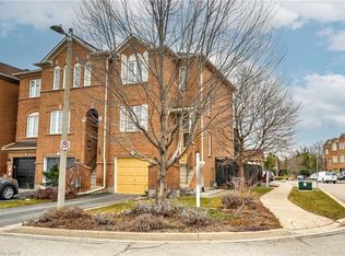 408 Fairgate Way, Oakville, ON L6H6Y1