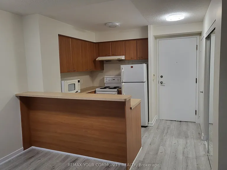 36 Lee Centre Dr #1206 — Photo 14
