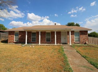 3302 Meadow Oaks Dr, Garland, TX 75043