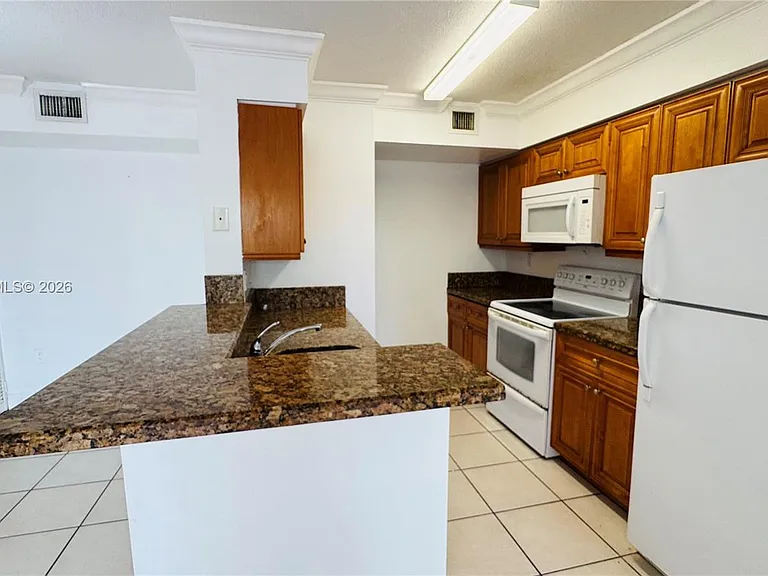 15221 SW 80th St #406 — Photo 5