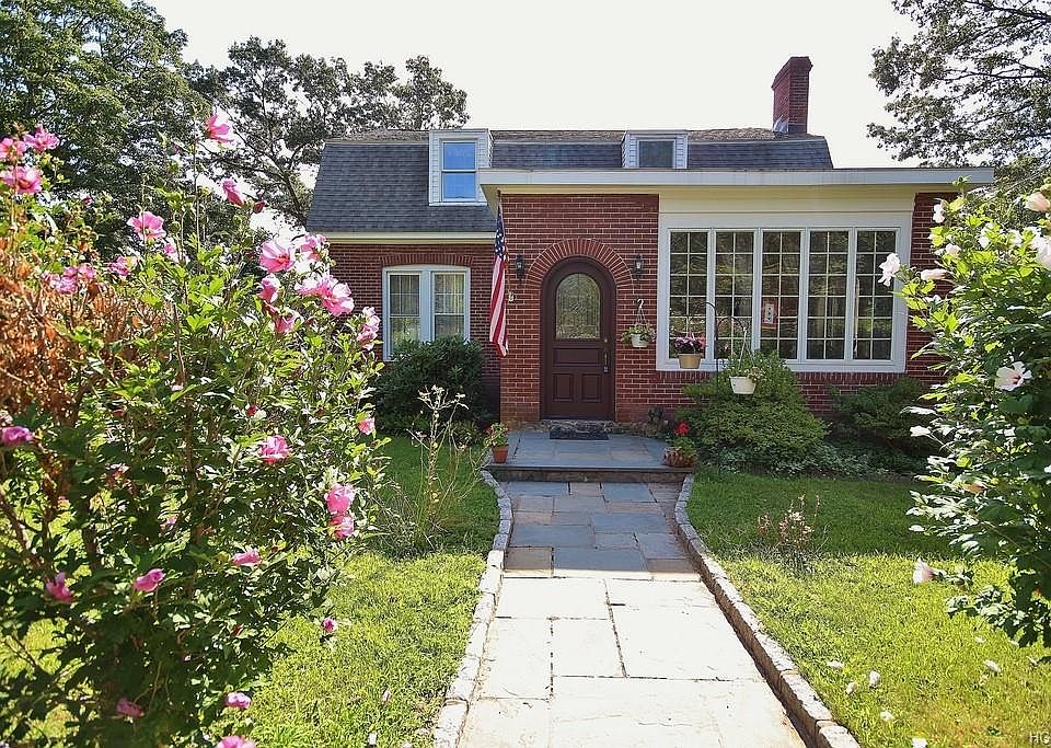 1st image of 58 Worthington Dr W