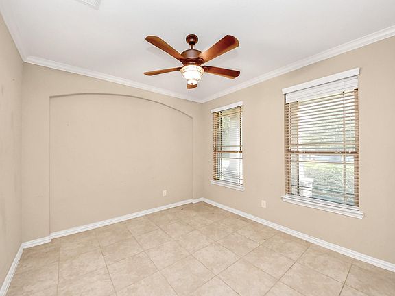 5th image of 8227 Broadleaf Ave