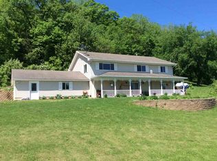 2557 Clay Hill Rd, Decorah, IA 52101