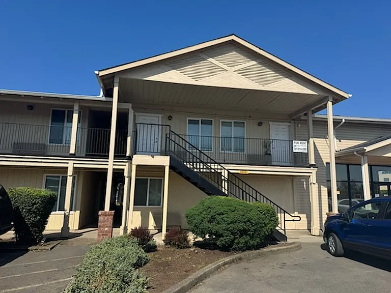 345 E Oregon Ave — Photo 13