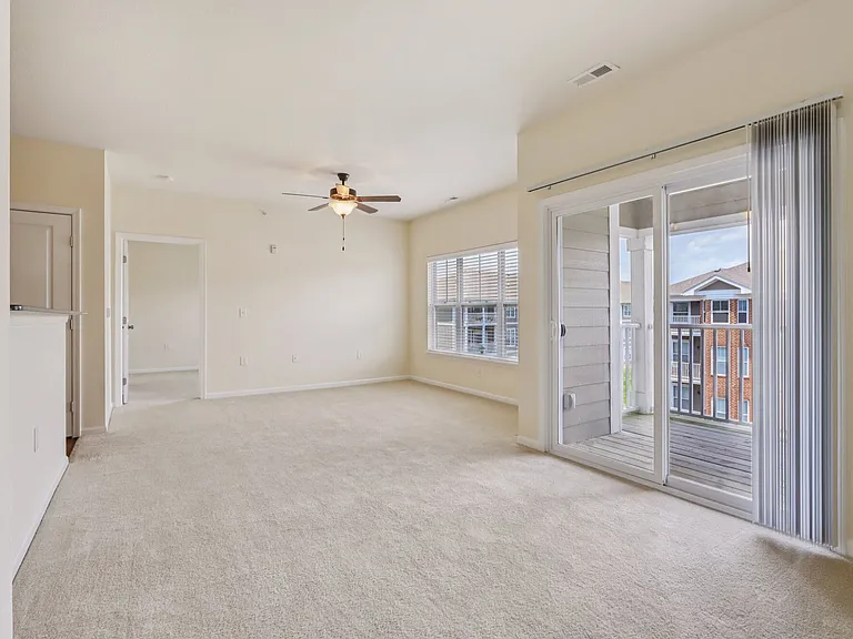 Burkart Crossing Apartments — Photo 28