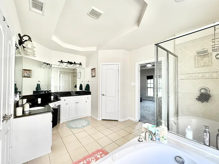 7430 Hidden Cove Ln — Photo 20