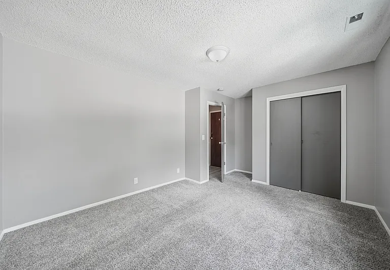 438 S 27th St #3 — Photo 4