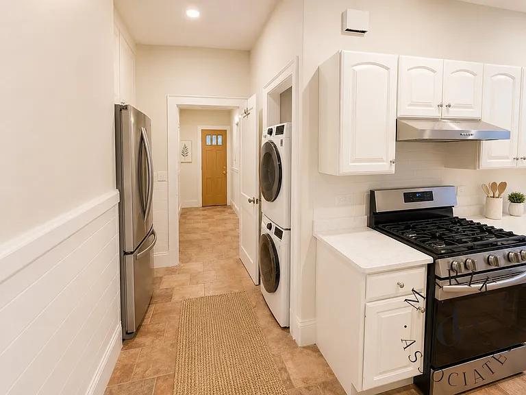 67 Green St — Photo 15