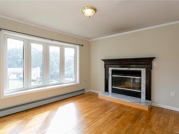 3rd image of 20 Sabrina Ln