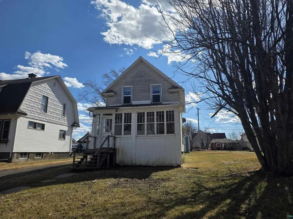 313 Minnesota Ave W, Gilbert, MN 55741