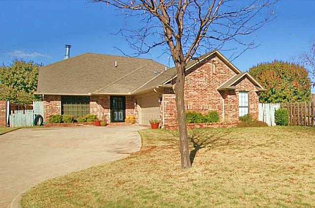 1st image of 921 NW 171st Pl