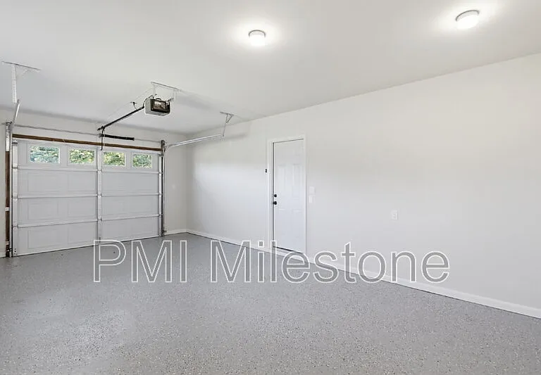 13242 Greensburg Rd — Photo 22