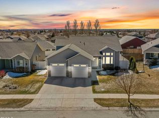 2013 24th St W, Williston, ND 58801