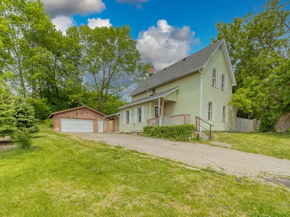 4049 W River Dr NE, Comstock Park, MI 49321