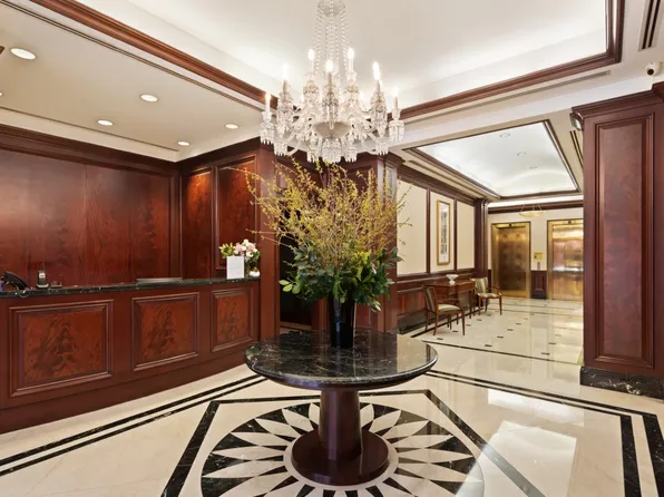 351 East 51st Street image 12 of 15