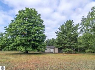 5708 S Pioneer Rd, Thompsonville, MI 49683